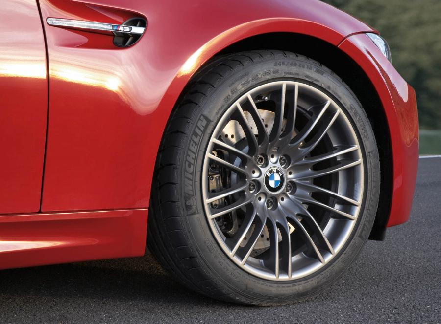  BMW M3 2008 года  (фото 34 из 219)